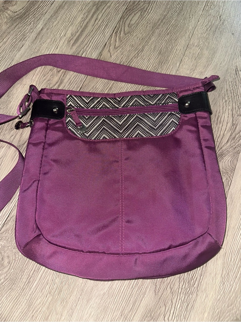 TRAVELON Adjustsble Crossbody Plum Purple Chevron RFID Nylon Travel Bag Purse